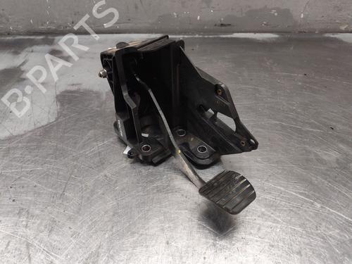 Used Break pedal Break pedal RENAULT MASTER III Van (FV) 2.3 dCi 125 FWD (FV0C, FV0D, FV0G, FV0H, FV0J, FV0K,... (125 hp) 35723201 35723201