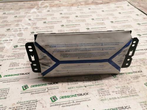 Used Passenger airbag RENAULT SCÉNIC II (JM0/1_) [2003-2010]  21475231