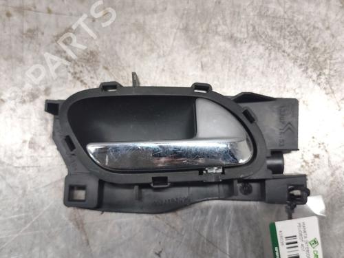 Used Front right interior door handle Front right interior door handle 21435281 21435281