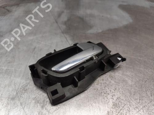 Used Front right interior door handle Front right interior door handle 21458757 21458757