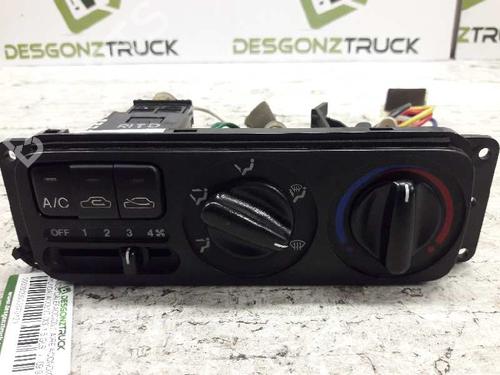 AC Styreenhet / Manøvreringsenhet HYUNDAI ACCENT I (X-3) [1994-2002]  21456965