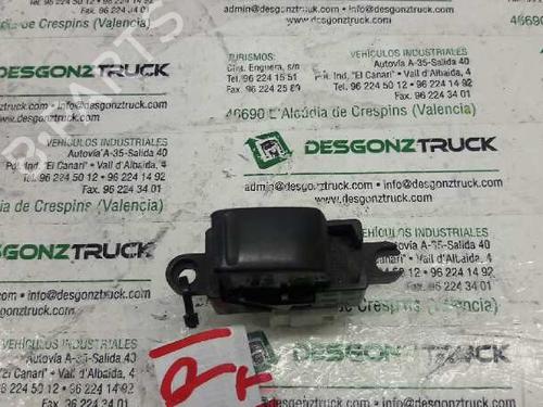 Used Right rear window switch NISSAN X-TRAIL I (T30) [2001-2013]  21452510