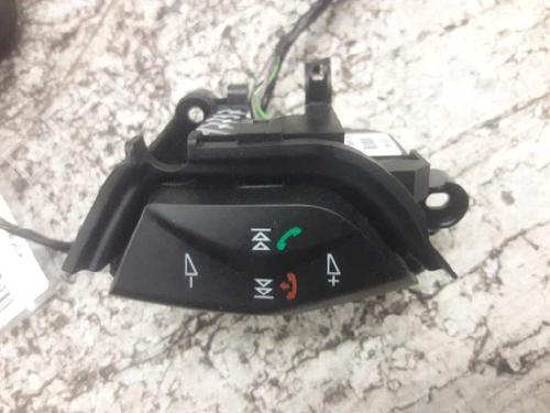 Steering wheel controls FORD FOCUS III  | BP21464718E15 