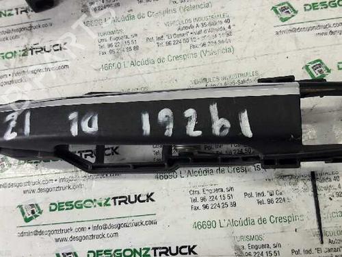 Used Front left exterior door handle MERCEDES-BENZ C-CLASS (W202) [1993-2000]  21446247