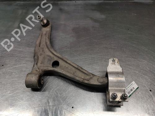 Used Right front suspension arm Right front suspension arm MERCEDES-BENZ GLA (H247) GLA 200 d (247.712) (150 hp) 33027223 33027223