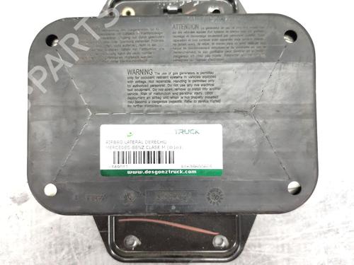 Used Right seat airbag MERCEDES-BENZ M-CLASS (W163) ML 270 CDI (163.113) (163 hp) 29912188