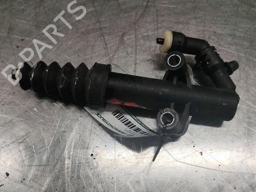 Used Clutch slave cylinder Clutch slave cylinder CITROËN C3 II (SC_) 1.4 HDi 70 (SC8HZC, SC8HR0, SC8HP4) (68 hp) 32843623 32843623