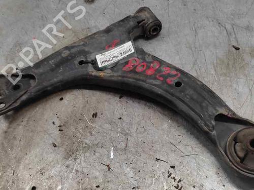 Used Right front suspension arm TOYOTA COROLLA Verso (ZER_, ZZE12_, R1_) 2.0 D-4D (CUR10_, CUR10R) (116 hp) 21406704