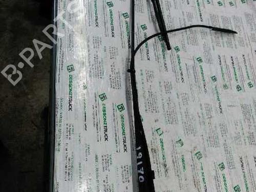 Used Front windshield wiper arm MERCEDES-BENZ VITO Van (W638) [1997-2003]  21446802