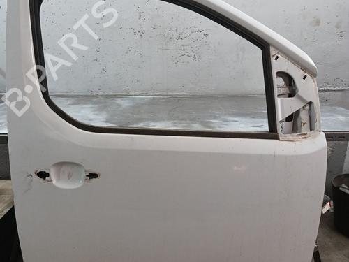 Used Right front door NISSAN NV200 / EVALIA Bus 1.5 dCi 90 (M20, M20M) (90 hp) 29708672