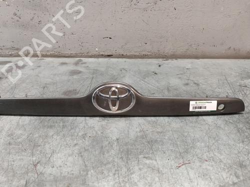 Trunk håndtak TOYOTA COROLLA (_E12_) 2.0 D-4D (CDE120R, CDE120L_) (110 hp) 26009768
