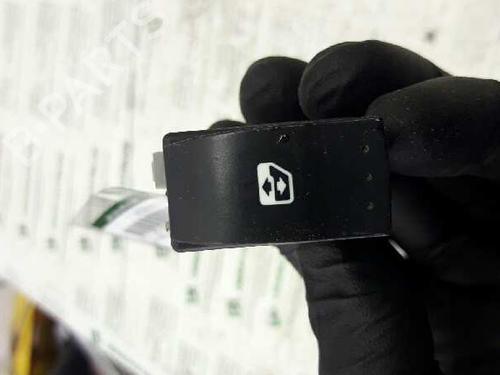 Used Right front window switch RENAULT SCÉNIC II (JM0/1_) [2003-2010]  21448255