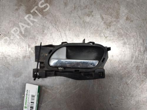Used Front left interior door handle Front left interior door handle 21474582 21474582