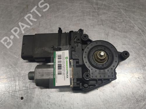 Used Left front window motor Left front window motor VW PASSAT B5.5 (3B3) 1.9 TDI (130 hp) 33904395 33904395