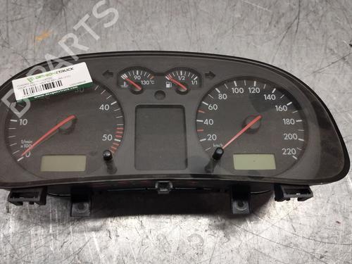 Cockpit VW GOLF IV (1J1) 1.9 TDI (90 hp) 28688713