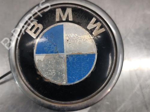 Używane Klamka klapy tylnej / bagażnika BMW 1 (E87) 120 d (163 hp) 29884943