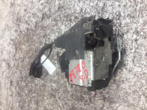 Used Rear right lock FORD FIESTA V (JH_, JD_) [2001-2014]  21455980