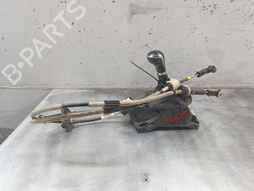 Used Gear lever INFINITI Q30 1.5 D (109 hp) 30168074