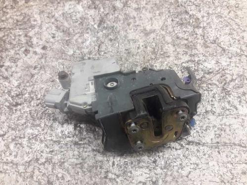 Zamek drzwi przednich prawych NISSAN MAXIMA / MAXIMA QX V (A33) 3.0 V6 24V 805523Y500 | 6 | PINS