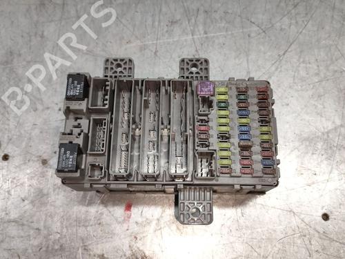 Used Fuse box HONDA CIVIC VIII Hatchback (FN, FK) 2.2 CTDi (FK3) (140 hp) 28608710