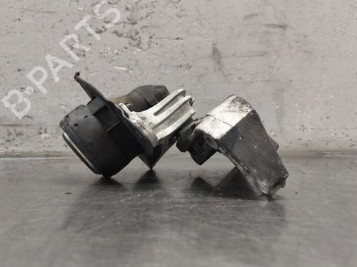 Support de moteur RENAULT LAGUNA I (B56_, 556_) 1.8 16V (B563, B564) (120 hp) 31709832