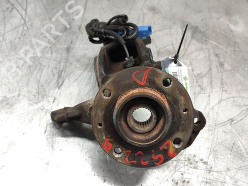 Used Right front steering knuckle MERCEDES-BENZ B-CLASS Sports Tourer (W245) [2005-2011]  28579614