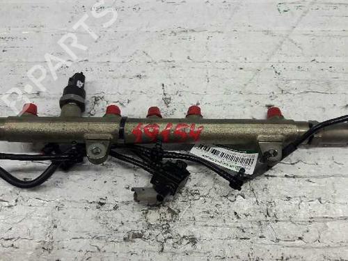 Used Injection rail NISSAN PRIMERA Hatchback (P12) [2002-2025]  21452286