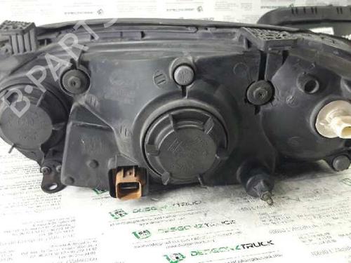 Used Right headlight HYUNDAI ELANTRA III Saloon (XD) 2.0 CRDi (113 hp) 21447643