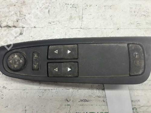 Mando elevalunas delantero izquierdo FIAT STILO (192_) 1.9 JTD (192_XE1A) (115 hp) 21451176