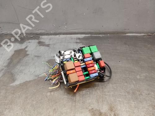 Used Fuse box Fuse box 39610889 39610889