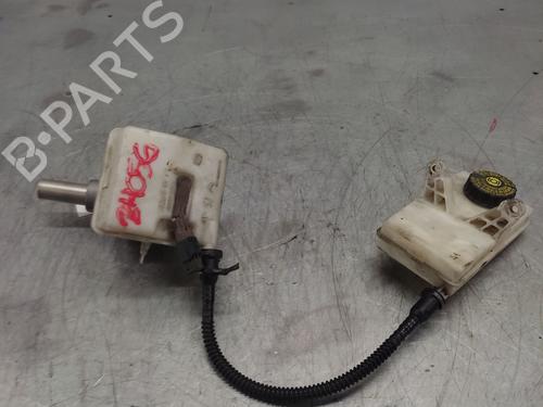 Used Brake master cylinder Brake master cylinder PEUGEOT 3008 I MPV (0U_) 1.6 HDi 115 / BlueHDi 115 (116 hp) 24533120 24533120