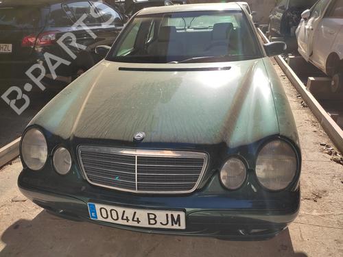 Rudehejsemekanisme Højre foran MERCEDES-BENZ E-CLASS (W210)  | BP22247885C23 