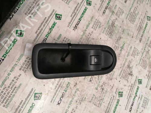 Used Left rear window switch RENAULT MEGANE II (BM0/1_, CM0/1_) [2001-2012]  21475233