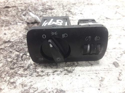 Used Headlight switch SEAT CORDOBA (6K2) [1999-2002]  21461323