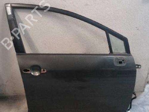 Used Right front door TOYOTA COROLLA Verso (ZER_, ZZE12_, R1_) 2.2 D-4D (AUR10_, AUR10R) (136 hp) 21477424