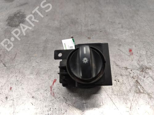 Used Headlight switch MERCEDES-BENZ A-CLASS (W169) A 150 (169.031, 169.331) (95 hp) 28818255