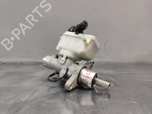 Used Brake master cylinder VW TOURAN (1T3) 1.6 TDI (105 hp) 32372320