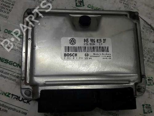Calculateur moteur (ecu) VW POLO IV (9N_, 9A_) [2001-2014]  21453567