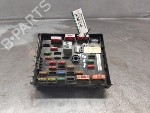 Used Fuse box Fuse box 21456867 21456867