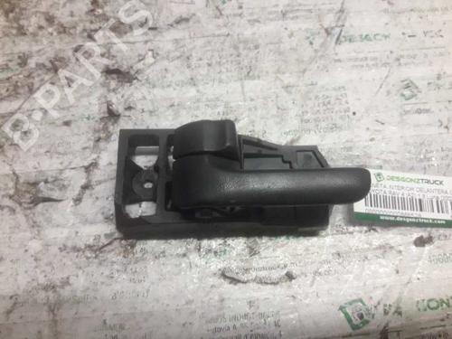 Used Front left interior door handle TOYOTA RAV 4 II (_A2_) [2000-2005]  21470618