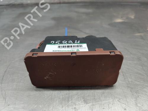 Used Comfort control module Comfort control module VW POLO III (6N1) 75 1.6 (75 hp) 33427672 33427672