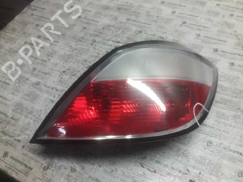 Used Right taillight OPEL ASTRA H (A04) [2004-2014]  21470351