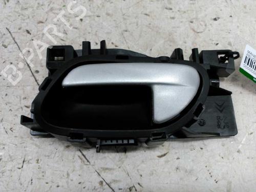 Used Front right interior door handle Front right interior door handle 21438304 21438304