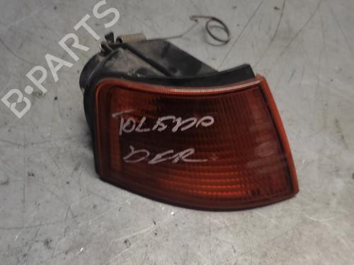 Used Right front indicator SEAT TOLEDO I (1L2) 1.9 D (64 hp) 24678100