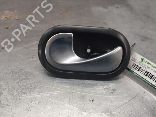 Used Front left interior door handle RENAULT SCÉNIC II (JM0/1_) [2003-2010]  32008413