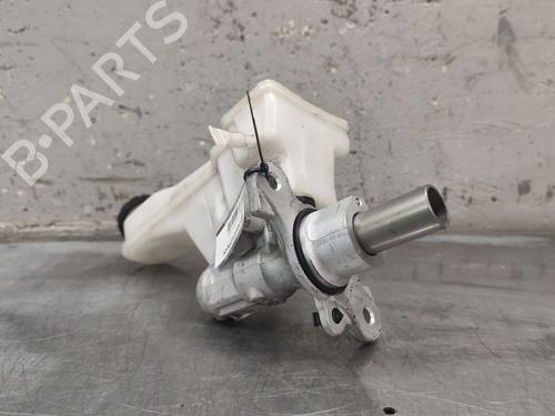 Used Brake master cylinder Brake master cylinder MERCEDES-BENZ GLA-CLASS (X156) GLA 200 (156.943) (156 hp) 35819311 35819311