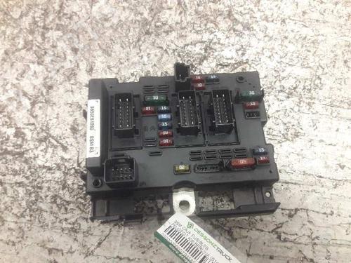 Caixa de fusíveis PEUGEOT 406 (8B) [1995-2005]  21464097
