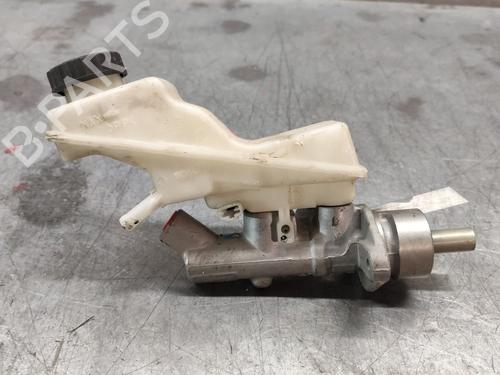 Used Brake master cylinder TOYOTA AVENSIS (_T25_) [2003-2008]  28707507