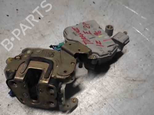 Used Front left lock NISSAN TERRANO II (R20) [1992-2007]  21402135