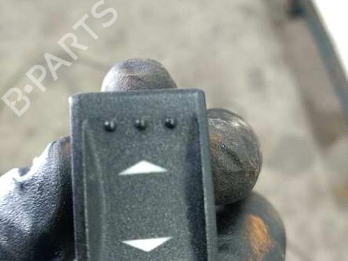 Used Right rear window switch FORD MONDEO III Saloon (B4Y) [2000-2007]  21447133